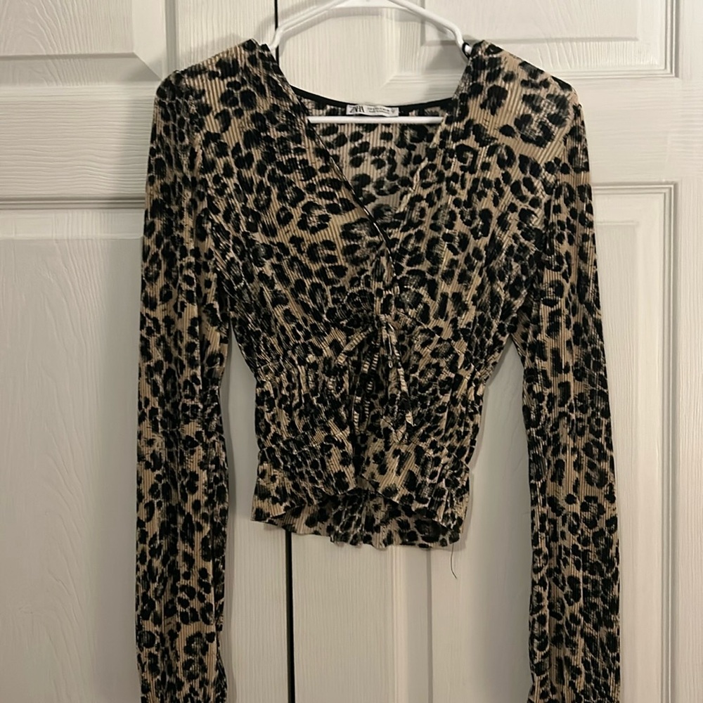 Cheetah print stretch long sleeve shirt